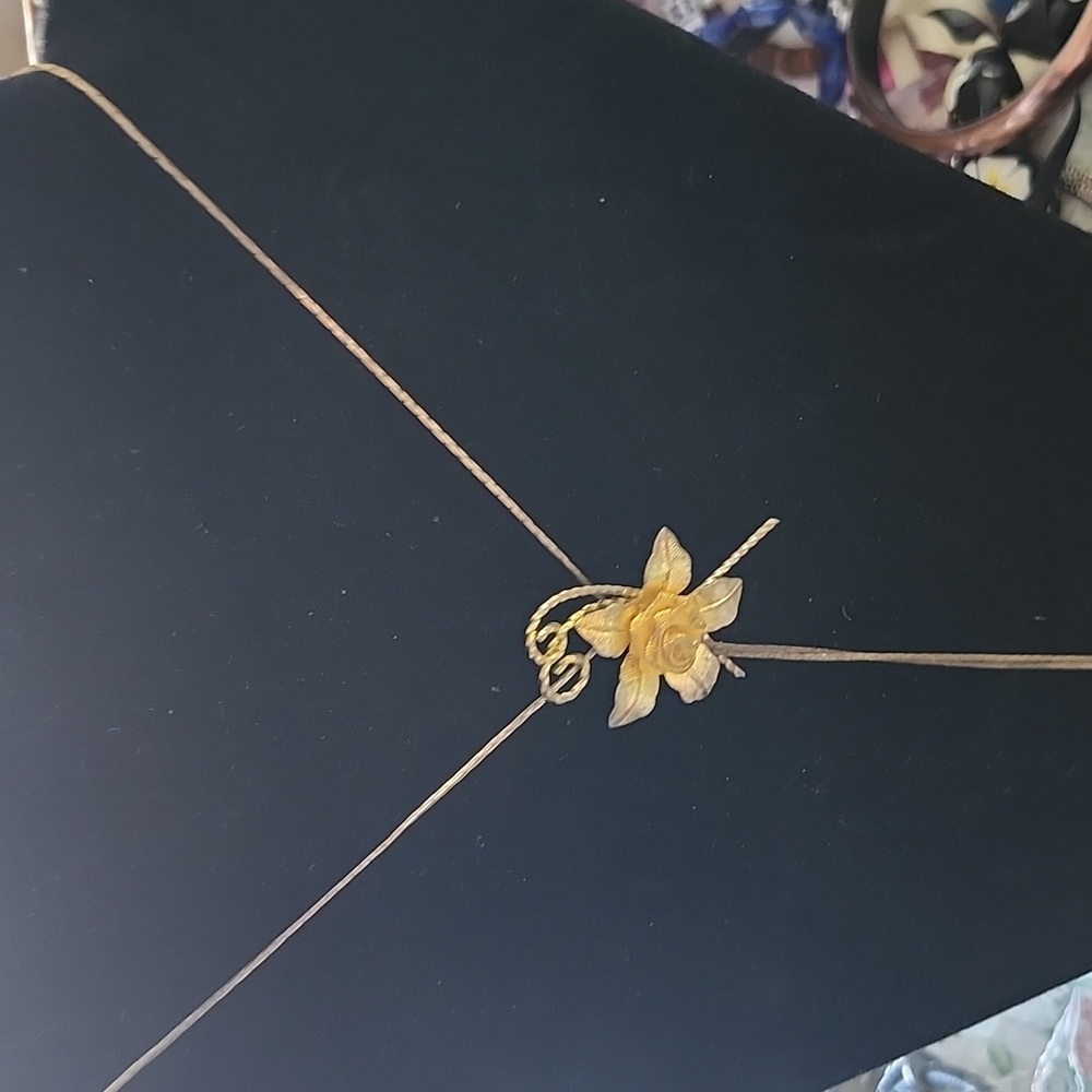 Rose necklace